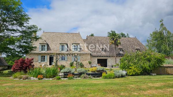 Propriété de charme à vendre à 15 min d'Argentat - Parc paysagé et arboré avec piscine - 4 chambres - Garage - Comble aménageable