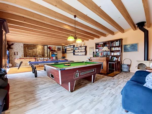 Propriété de charme à vendre à 15 min d'Argentat - Parc paysagé et arboré avec piscine - 4 chambres - Garage - Comble aménageable