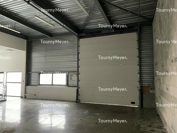 A LOUER SAINT JEAN D'ILLAC LOCAL D'ACTIVITES DE 494 m²