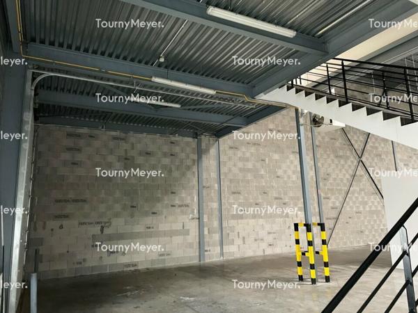 A LOUER SAINT JEAN D'ILLAC LOCAL D'ACTIVITES DE 494 m²