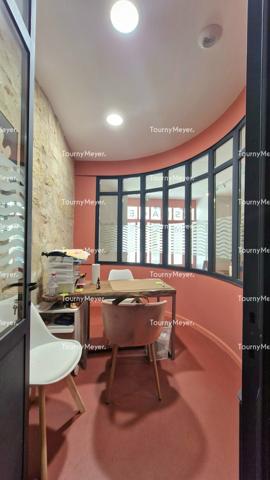BUREAUX AVEC VITRINE A LOUER - BORDEAUX CHARTRONS