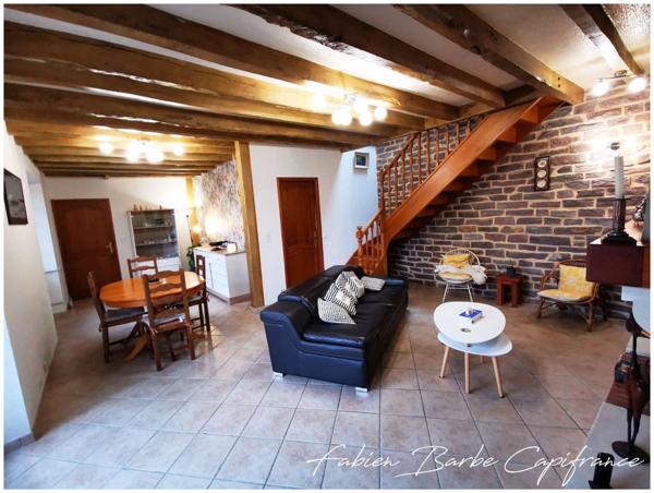 À vendre – Charmante longère en pierre avec dépendance à MERNEL (proche Guer & Brocéliande)