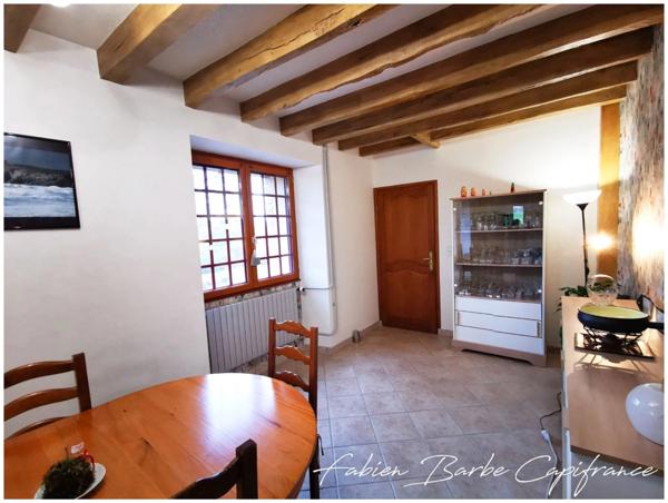 À vendre – Charmante longère en pierre avec dépendance à MERNEL (proche Guer & Brocéliande)