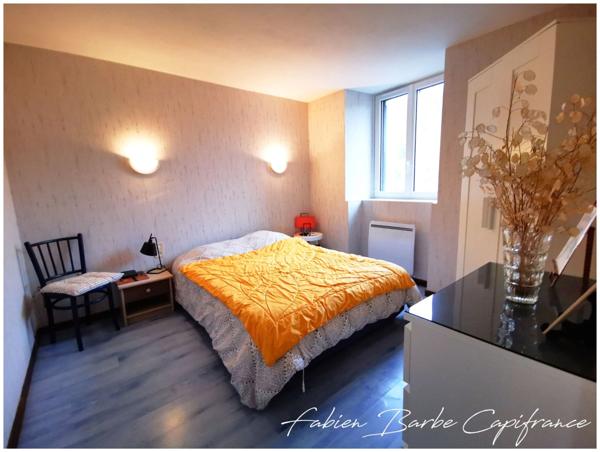 À vendre – Charmante longère en pierre avec dépendance à MERNEL (proche Guer & Brocéliande)