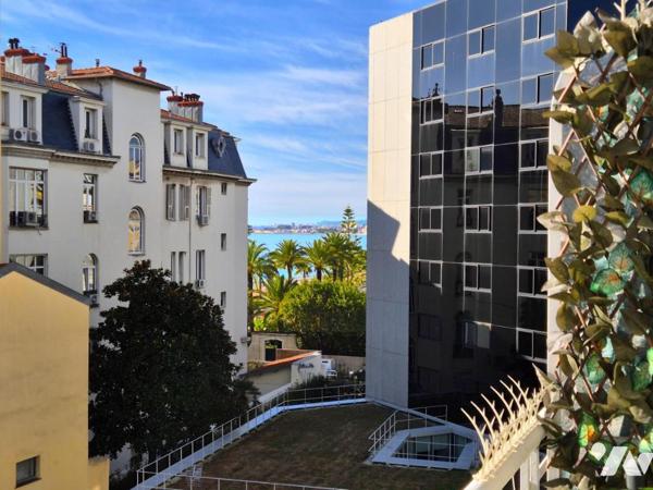 Andrioli / Promenade des Anglais - Un 3 Pièces rénové avec balcon et aperçu mer !