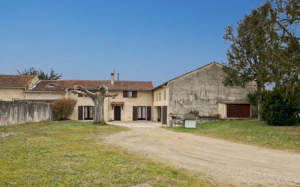 Maison à vendre    5 pièces • 180 m2 Châteauneuf-sur-Isère