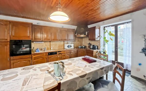 Maison à vendre    5 pièces • 180 m2 Châteauneuf-sur-Isère