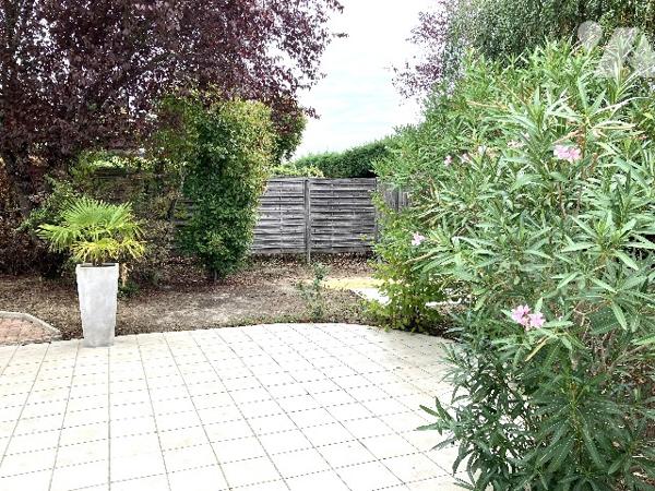 SAINTE-LUCE-SUR-LOIRE – MAISON FAMILIALE AVEC JARDIN ARBORÉ