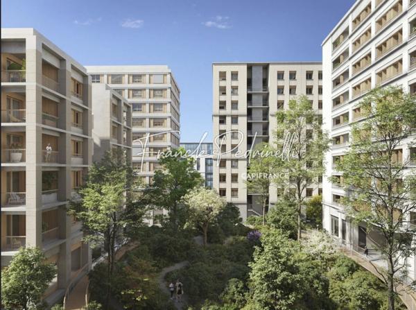 Appartement T4 de standing avec balcon vue dégagée au 8e étage – Lyon Confluence