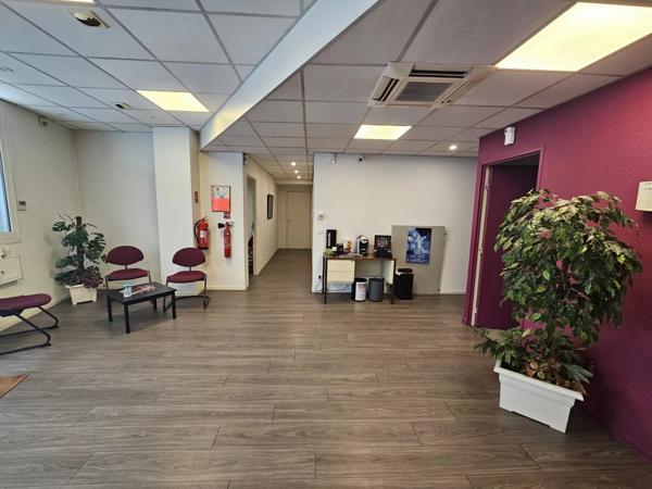 Vente Bureau 7 pièces 211 m2 à Tarbes
