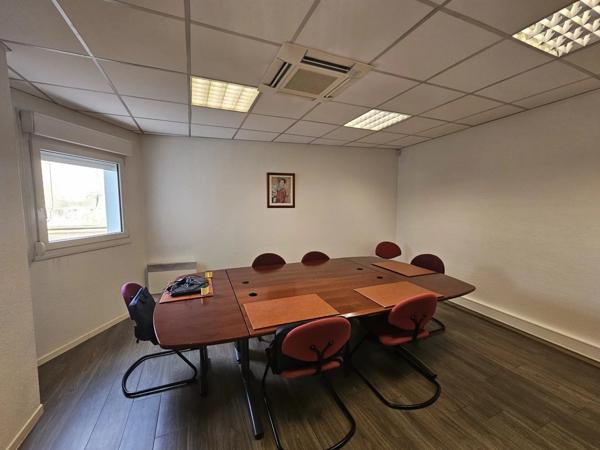Vente Bureau 7 pièces 211 m2 à Tarbes