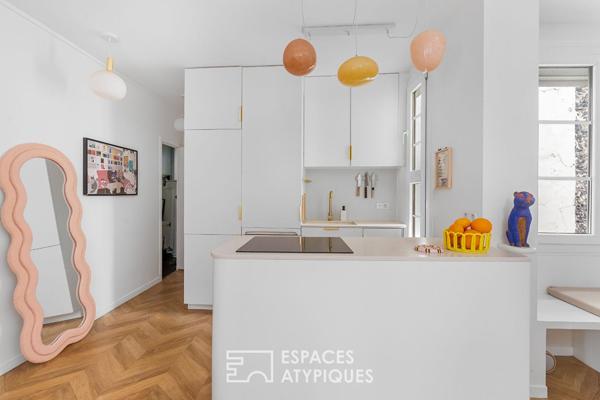 Dernier étage sous les toits repensé par architecte dans le Haut Marais