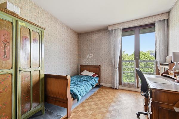 Appartement Saint Germain En Laye 4 pièces 90.08 m2 440 000 € **  - Référence  18463