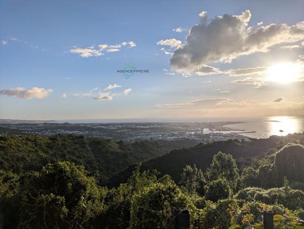 Jolie villa F4 jumelée à La Possession