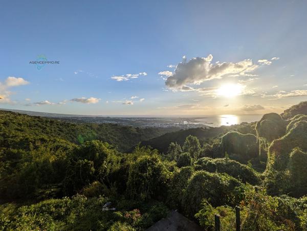 Jolie villa F4 jumelée à La Possession