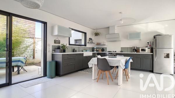 Maison à vendre 6 pièces 135 m² Tournon-sur-Rhône