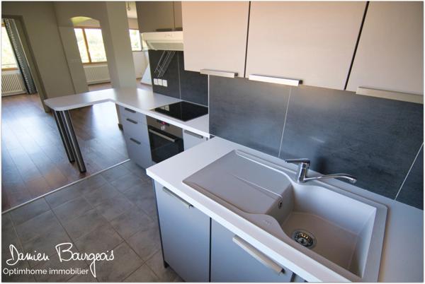 Superbe duplex T5 rénové avec jardin privatif sur le hameau de pregnin