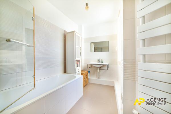 Superbe appartement 5 pièces à vendre à La Garenne-Colombes, 5ème étage, exposition sud €782 500 ** - Référence 13762