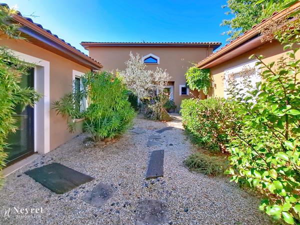 Rare : Maison d'architecte d'exception de 308 m² sur son terrain paysagé de 2546 m²