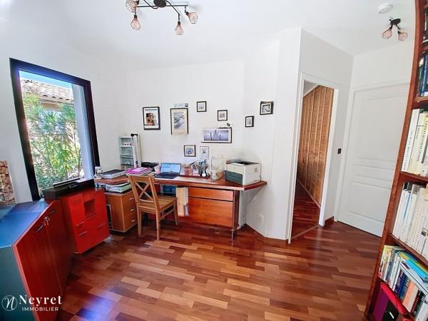 Rare : Maison d'architecte d'exception de 308 m² sur son terrain paysagé de 2546 m²