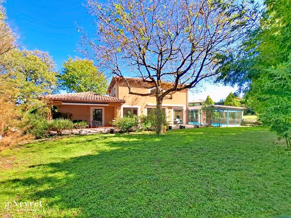 Rare : Maison d'architecte d'exception de 308 m² sur son terrain paysagé de 2546 m²