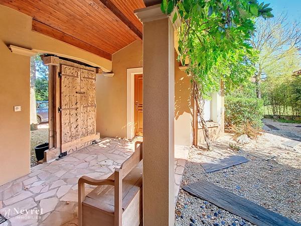 Rare : Maison d'architecte d'exception de 308 m² sur son terrain paysagé de 2546 m²