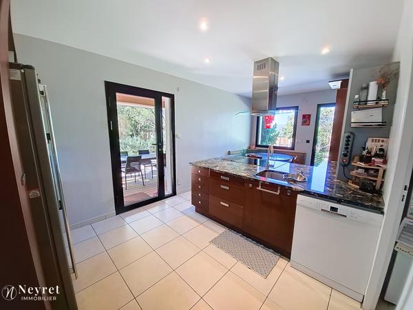Rare : Maison d'architecte d'exception de 308 m² sur son terrain paysagé de 2546 m²