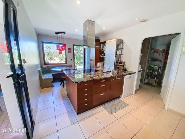 Rare : Maison d'architecte d'exception de 308 m² sur son terrain paysagé de 2546 m²