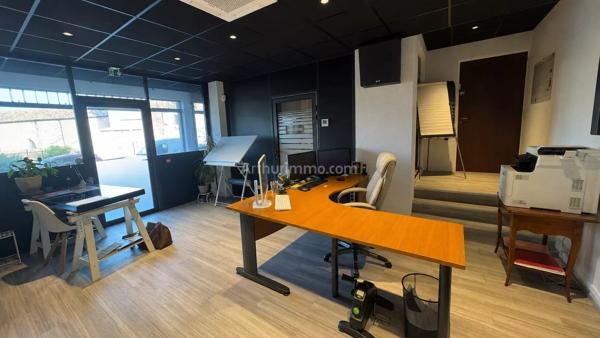 Vente                                                      Bureau
                        
                     4 pièces                      102 m2                     à Draguignan