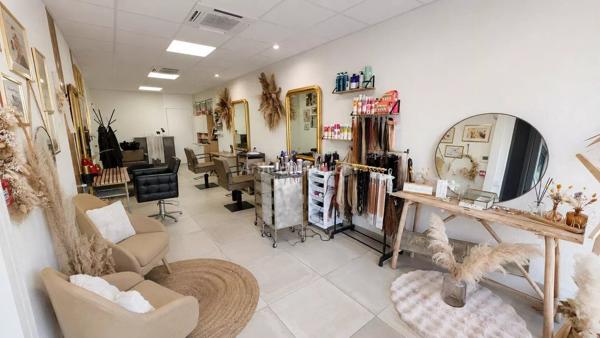 Vente                                                      Bureau
                        
                     4 pièces                      102 m2                     à Draguignan