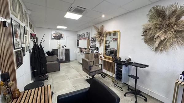 Vente                                                      Bureau
                        
                     4 pièces                      102 m2                     à Draguignan