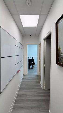 Vente                                                      Bureau
                        
                     4 pièces                      102 m2                     à Draguignan