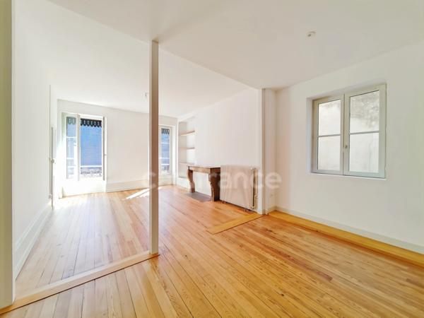 Appartement rénové avec cachet de 4 pièces 90 m² en hypercentre Chalon-sur-Saône (71)