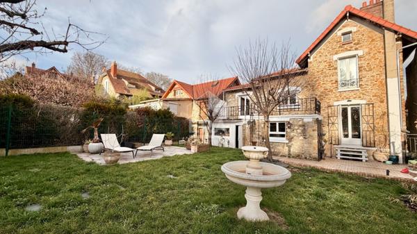 MAISON MEULIERE INDEPENDANTE 5 PIÈCES À SAVIGNY-SUR-ORGE, SECTEUR RÉSIDENTIEL PROCHE TRANSPORTS