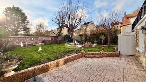 MAISON MEULIERE INDEPENDANTE 5 PIÈCES À SAVIGNY-SUR-ORGE, SECTEUR RÉSIDENTIEL PROCHE TRANSPORTS