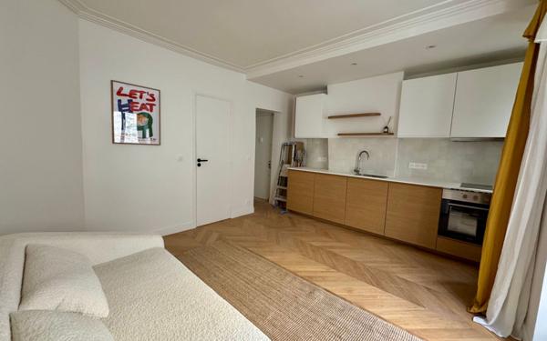 Appartement à vendre    1 pièce • 19 m2 Paris 18