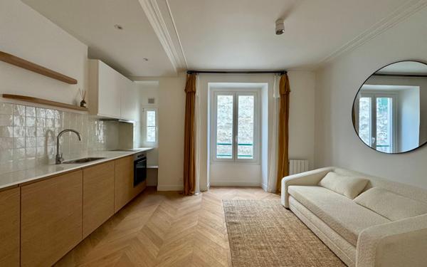 Appartement à vendre    1 pièce • 19 m2 Paris 18