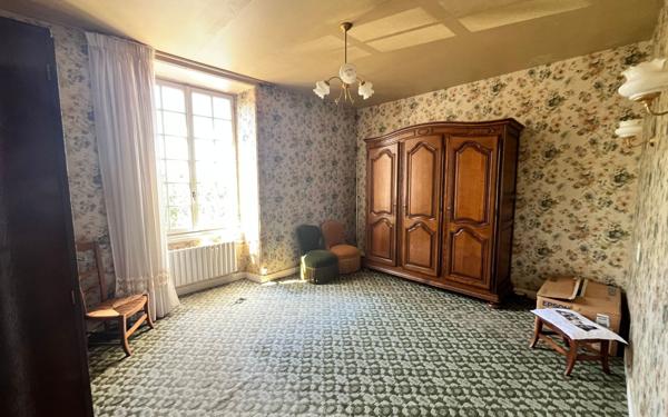 Maison à vendre    4 pièces •  Ménigoute