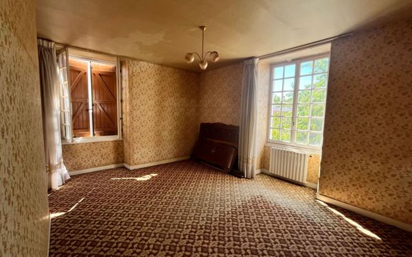 Maison à vendre    4 pièces •  Ménigoute