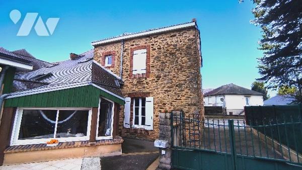 Maison familiale jusqu'à 5 chambres, avec charme de l'ancien, extension moderne et double garage.