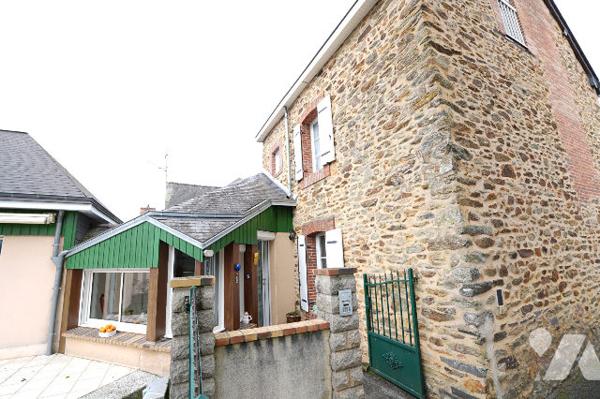 Maison familiale jusqu'à 5 chambres, avec charme de l'ancien, extension moderne et double garage.