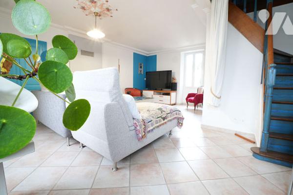 Maison familiale jusqu'à 5 chambres, avec charme de l'ancien, extension moderne et double garage.