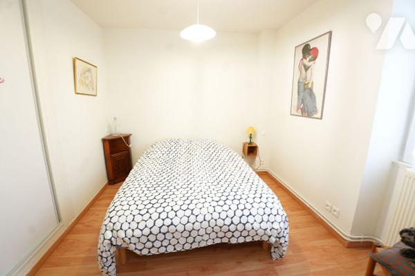 Maison familiale jusqu'à 5 chambres, avec charme de l'ancien, extension moderne et double garage.