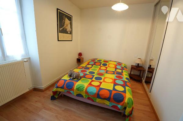 Maison familiale jusqu'à 5 chambres, avec charme de l'ancien, extension moderne et double garage.