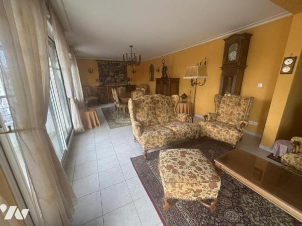 APPARTEMENT A VENDRE à CAMBRAI de type 4 d'une superficie de 131 m²