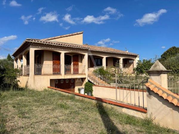 VILLA TRADITIONNELLE 140 M² SOUS SOL 80 M² SUR 779 M² JARDIN