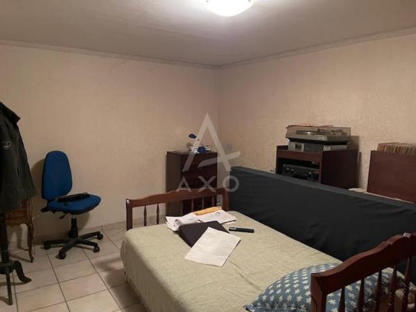 VILLA TRADITIONNELLE 140 M² SOUS SOL 80 M² SUR 779 M² JARDIN