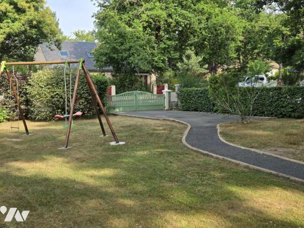 Quartier résidentiel des hauts d'Allonnes, Pavillon 124 m² 3 ch + bureau, sur parc arboré au calme