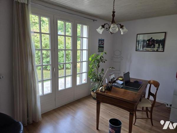 Quartier résidentiel des hauts d'Allonnes, Pavillon 124 m² 3 ch + bureau, sur parc arboré au calme