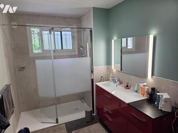 Quartier résidentiel des hauts d'Allonnes, Pavillon 124 m² 3 ch + bureau, sur parc arboré au calme